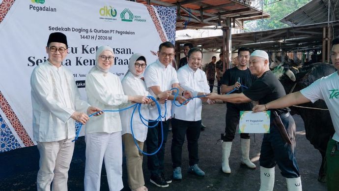 Rohis Pegadaian melanjutkan konsistensi dalam menebar kebermanfaatan sosial bagi masyarakat dengan melakukan pemotongan dan pendistribusian daging hewan kurban dalam rangka Idul Adha 1447 Hijriah. (Foto: Dok/Istimewa)