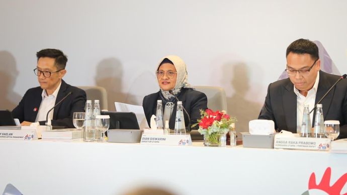 Komisaris Utama Telkom Angga Raka Prabowo (paling kanan), Direktur Utama Telkom Dian Siswarini (tengah), Direktur Human Capital Management Telkom Willy Saelan (paling kiri) dalam agenda RUPS Tahunan tahun buku 2025.