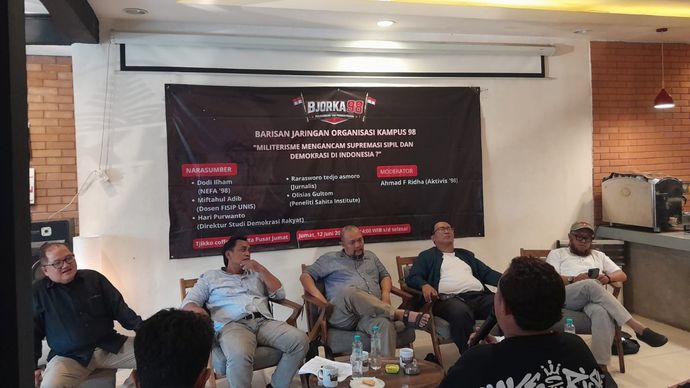 Bjorka '98 gelar diskusi soal militerisme ancam supremasi sipil. 