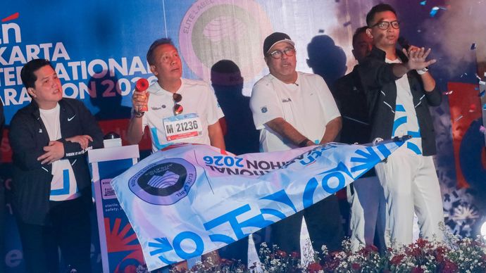 Rano Karno melepas peserta BTN Jakarta International Marathon (JAKIM) 2026 dihari kedua