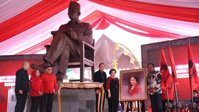 Ketua Umum PDI Perjuangan sekaligus Presiden ke-5 Republik Indonesia, Megawati Soekarnoputri, secara resmi meresmikan renovasi Istana Gebang yang terletak di Jalan Sultan Agung Nomor 59, Kecamatan Sananwetan, Kota Blitar, Jawa Timur, Senin, 15 Juni 2026.