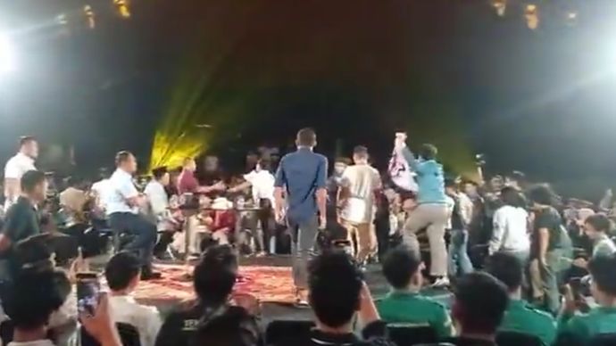 Mahasiswa Geruduk Tiga Pejabat Negara Saat Diskusi di UGM