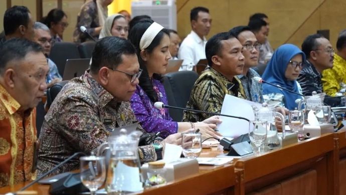 Mendukbangga/Kepala BKKBN Wihaji (depan, empat dari kiri) dalam Rapat Kerja dengan Komisi IX DPR RI.