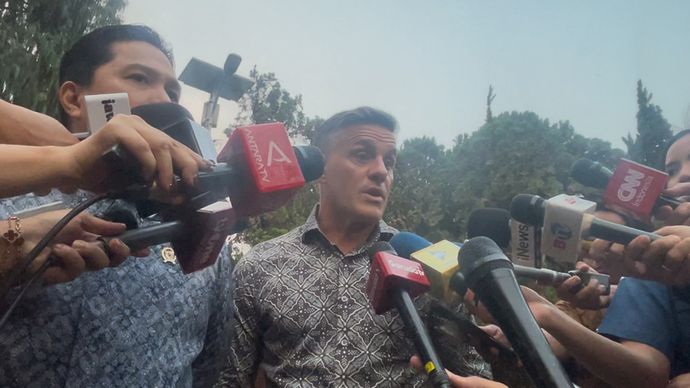 Menpora Eric Thohir dan Pelatih Timnas John Herdman tiba di Hambalang