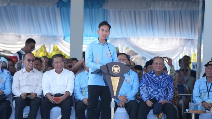 Wakil Presiden (Wapres) Gibran Rakabuming Raka memberikan sambutan dalam Pekan Nasional (PENAS) Petani Nelayan XVII Tahun 2026 di Kawasan Gelanggang Olahraga (GOR) David-Toni, Kecamatan Limboto, Kabupaten Gorontalo. (Foto: Dok/Istimewa)  