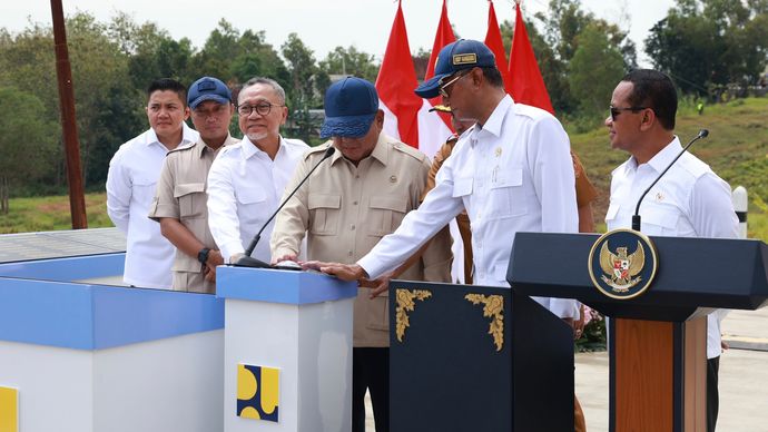 Prabowo Resmikan 1.151 Km Jalan Daerah: Biaya Angkut Jadi Lebih Murah, Tak Boleh Ada Daerah Tertinggal