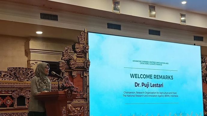 Kepala Organisasi Riset Pertanian dan Pangan BRIN Puji Lestari memberikan sambutan dalam acara pertukaran Pengetahuan tentang Teknologi Mutakhir untuk Sistem Padi dan Peternakan Rendah Emisi di Sanur, Denpasar, Bali, Rabu, 24 Juni 2026