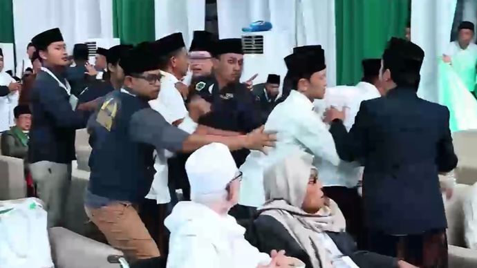 Kericuhan mewarnai Munas dan Konbes Nahdlatul Ulama 2026.