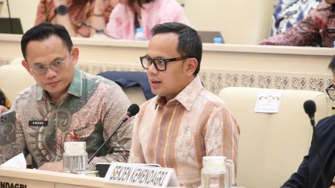 Wakil Menteri Dalam Negeri (Wamendagri) Bima Arya Sugiarto hadiri dalam Rapat Dengar Pendapat (RDP) Komisi II Dewan Perwakilan Rakyat (DPR) Republik Indonesia (RI) terkait laporan hasil penyusunan Rancangan Peraturan Pemerintah (RPP) tentang Penataan Daerah dan Desartada di Ruang Rapat Komisi II, Gedung Nusantara DPR RI, Jakarta, Kamis, 04 Juni 2026.