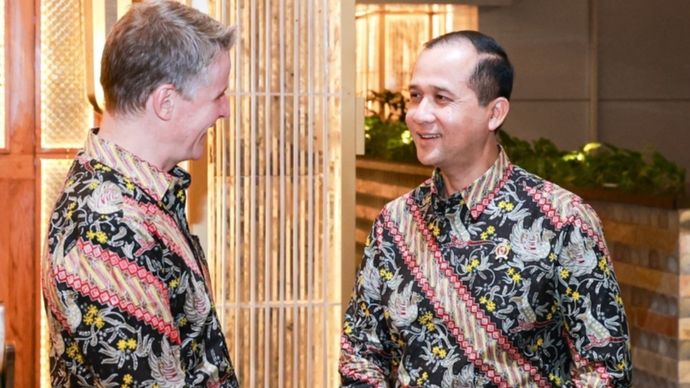 Menteri Transmigrasi M. Iftitah Sulaiman Suryanagara
