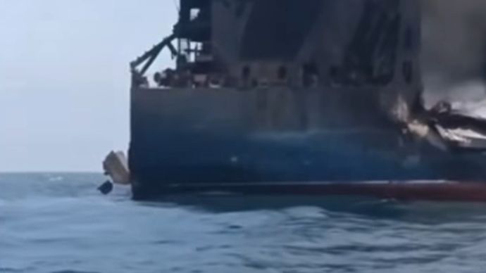 Kapal Kontainer Singapura Diserang di Selat Hormuz