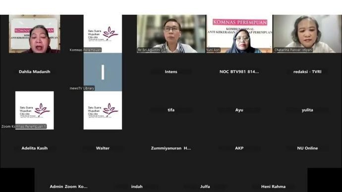 Wakil Ketua Komnas Perempuan Ratna Batara Munti (kiri atas) dalam zoom meeting pernyataan sikap Komnas Perempuan dalam kasus kekerasan terhadap perempuan, di Jakarta, Minggu, 28 Juni 2026.