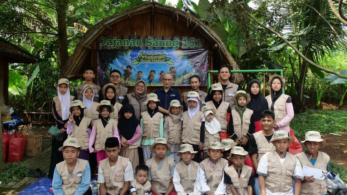 Dalam rangka memperingati Lebaran Anak Yatim, PT Karabha Digdaya menyelenggarakan kegiatan bertajuk Petualangan Anak Hebat dengan mengajak 24 anak dari Yayasan Rumah Harapan untuk mengikuti berbagai aktivitas edukatif dan rekreatif di kawasan perkebunan Tapos, Depok.