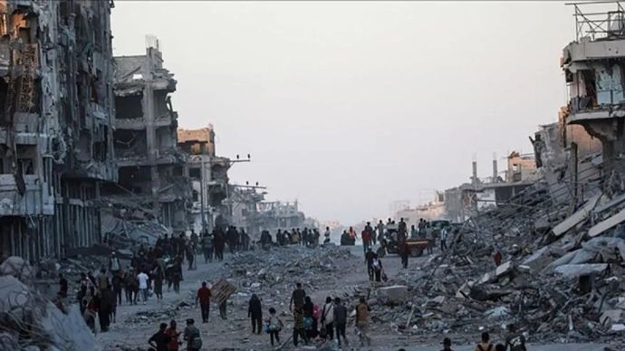 Arsip foto - Warga yang kembali ke rumah mereka disambut dengan kehancuran parah saat mereka mulai kembali ke rumah mereka di Kota Gaza, Gaza, seiring berlakunya gencatan senjata di Jalur Gaza, Palestina, Jumat, 10 Oktober 2025.