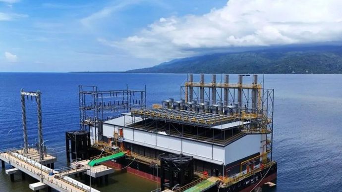 Ilustrasi - Pembangkit listrik terapung BMPP Nusantara II di Kolaka, Sulawesi Tenggara, yang memperkuat keandalan sistem kelistrikan Sulawesi
