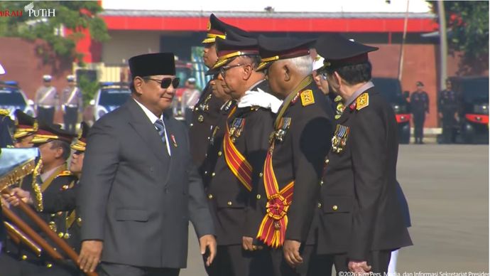 Presiden Prabowo memberikan kenaikan pangkat kehormatan kepada Eks Ketua MPR, Eks Ketua KPK dan Eks Menteri