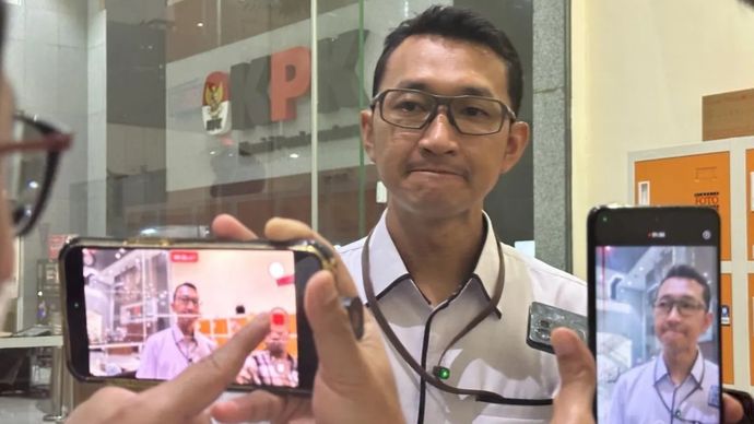 Juru Bicara Komisi Pemberantasan Korupsi Budi Prasetyo memberikan keterangan di Gedung Merah Putih KPK, Jakarta, Senin, 22 Juni 2026.