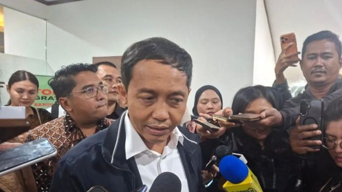 Menteri Kehutanan (Menhut) Raja Juli Antoni menjawab pertanyaan dari awak media di Jakarta, Kamis, 2 Juli 2026. 