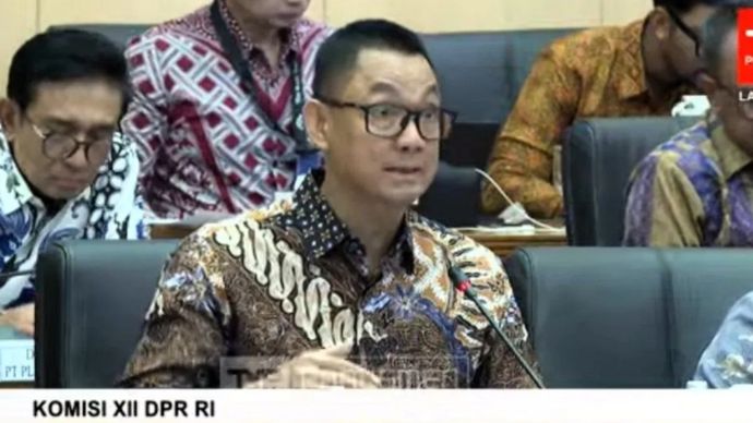 Tangkapan layar- Direktur Utama PT PLN (Persero) Darmawan Prasodjo saat memberi penjelasan pada Rapat Dengar Pendapat dengan Komisi XII DPR RI di Jakarta, Kamis, 2 Juli 2026.