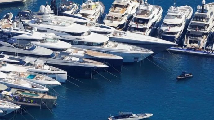Arsip - Kapal-kapal mewah terlihat dalam Monaco Yacht Show. 
