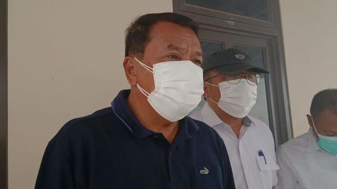 Bupati Tangerang Moch Maesyal Rasyid memberikan keterangan resmi terkait penanganan kebakaran TPA Jatiwaringin, Mauk, Kabupaten Tangerang, Banten.