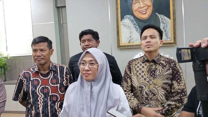 Bupati Gowa Sitti Husniah Talenrang saat memberikan keterangan terkait sidang Pansus Hak Angket DPRD Gowa yang menyoroti dirinya secara privasi dan bukan atas