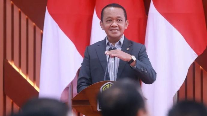 Arsip - Menteri ESDM, Bahlil Lahadalia saat sambutan pada penandatanganan framework agreement pengembangan industri baterai terintegrasi antara IBC, PT ANTAM Tbk, dan Konsorsium HYD Investment Limited (HYD), di Jakarta Jumat, 30 Januari 2026.