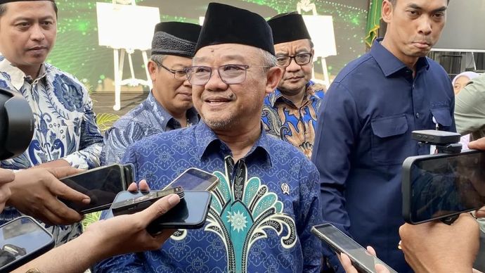 Menteri Pendidikan Dasar dan Menengah (Mendikdasmen) Abdul Mu'ti saat menghadiri acara di salah satu sekolah Muhammadiyah di Kabupaten Bantul, Daerah Istimewa Yogyakarta