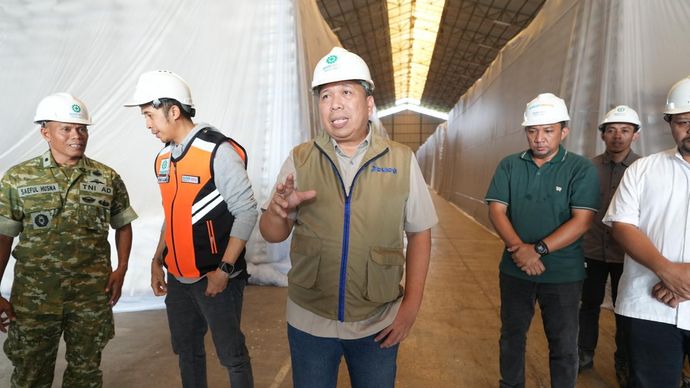 BULOG Respon Cepat Masukan Masyarakat, Direktur Operasi Tinjau Penanganan Gudang Karawang.