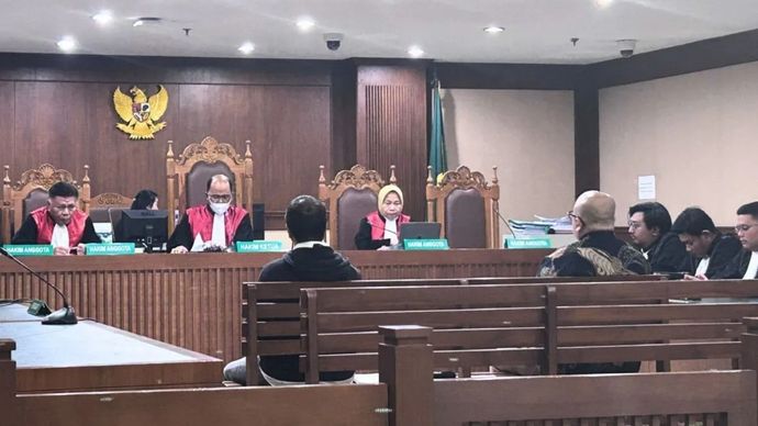Dua terdakwa kasus dugaan korupsi dan TPPU atas pengelolaan dana investasi TaniHub, Ivan Arie Sustiawan dan Edison Tobing, dalam sidang pembacaan putusan majelis hakim di Pengadilan Tipikor pada PN Jakpus, Kamis, 18 Juni 2026.