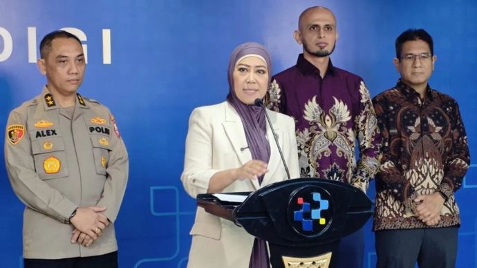 Arsip - Menteri Komunikasi dan Digital (Menkomdigi) Meutya Hafid saat menyampaikan keterangannya dalam konferensi pers di Kantor Kementerian Komunikasi dan Digital, Jakarta Pusat pada Selasa, 30 Juni 2026.