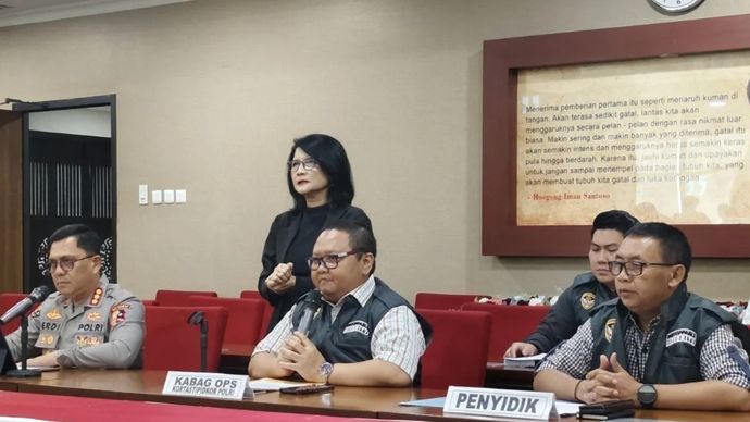 Jajaran Korps Pemberantasan Tindak Pidana Korupsi (Kortastipidkor) Polri mengumumkan penetapan dua tersangka kasus dugaan korupsi proyek Engineering Procurement Construction and Commissioning (EPCC) pengembangan dan modernisasi Pabrik Gula Assembagoes Situbondo PTPN XI tahun 2016&ndash;2022 di Gedung Bareskrim Polri, Jakarta, Selasa, 7 Juli 2026.