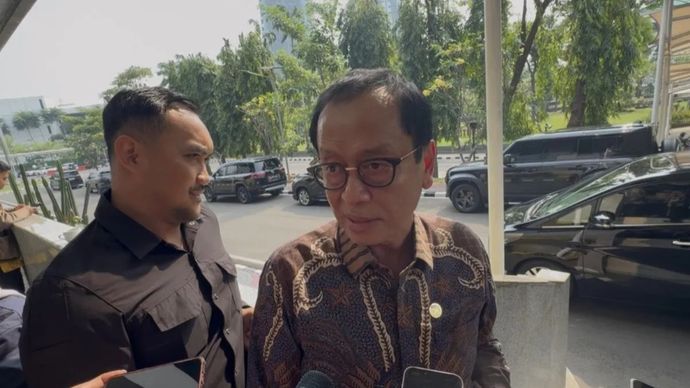 Kepala Eksekutif Pengawas Perbankan OJK Dian Ediana Rae saat ditemui di Kompleks Parlemen Senayan, Jakarta, Rabu, 8 Juli 2026.