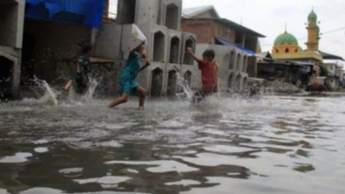 Banjir rob yang terjadi di kawasan Belawan Kota Medan beberapa waktu lalu.