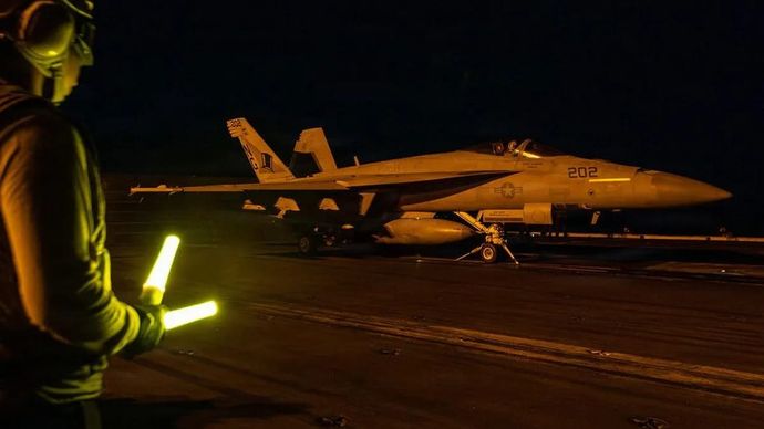 Arsip foto - Pesawat tempur lepas landang dari pangkalan Amerika Serikat