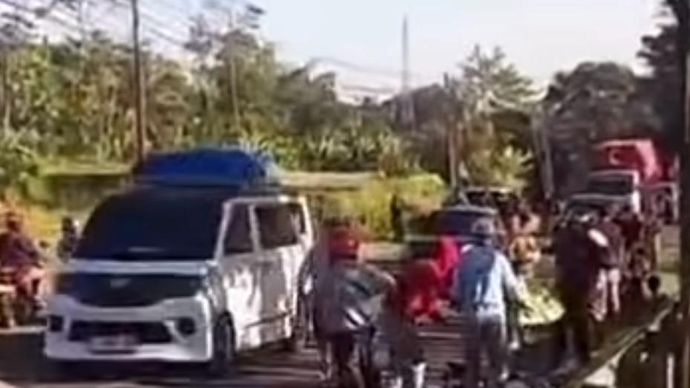 Remaja pengendara motor tewas usai kecelakaan di Brebes, Jawa Tengah. 