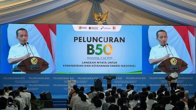 Menteri Energi dan Sumber Daya Mineral (ESDM) Bahlil Lahadalia dalam peluncuran Program Mandatori Biodiesel B50, di Rest Area Km 57, Kabupaten Karawang, Jawa Barat, Kamis, 9 Juli 2026.