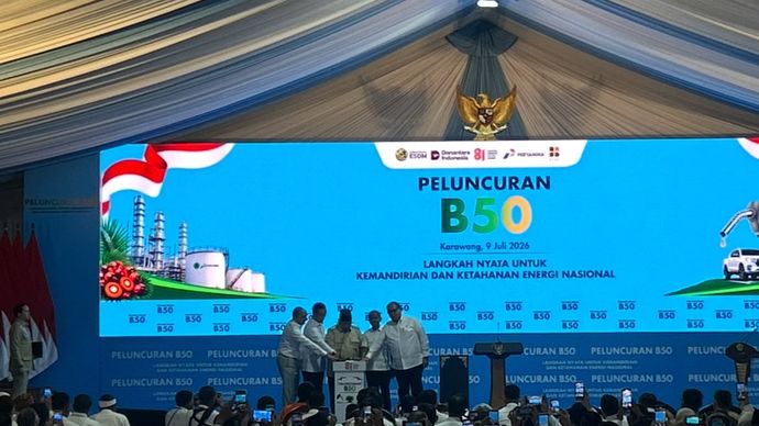 Prabowo Subianto resmi meluncurkan program mandatori biodiesel B50 di Rest Area KM 57, Karawang, Jawa Barat, Kamis, 9 Juli 2026