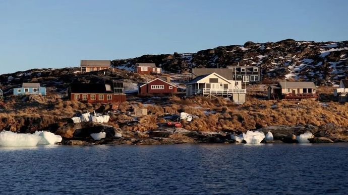 Pemandangan di dekat Nuuk, Greenland, sebuah daerah otonom milik Denmark, dipotret pada 8 Februari 2026.