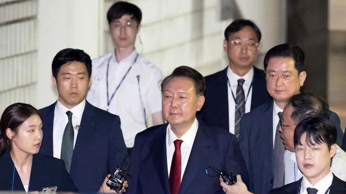 Arsip - Mantan presiden Korea Selatan Yoon Suk-yeol setelah menjalani sebuah sidang di Seoul, Korea Selatan, pada Rabu, 9 Juli 2025. 