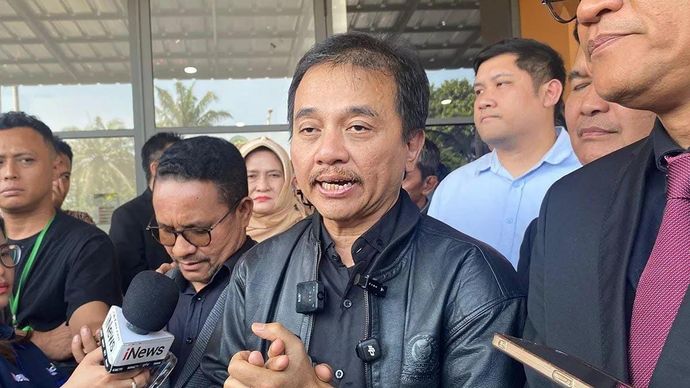 Tersangka kasus dugaan fitnah dan pencemaran nama baik terkait keaslian ijazah Presiden ke-7 RI Joko Widodo (Jokowi), Roy Suryo di Pengadilan Negeri Jakarta Selatan, Jakarta, Jumat, 10 Juli 2026