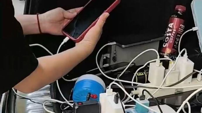 Teknologi V2L pada mobil listrik dan hybrid menjadi penyelamat saat banjir di Tiongkok. (Foto: Istimewa via CarNewsChina)