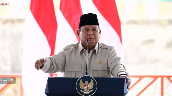 Presiden Prabowo Subianto saat meresmikan bendungan di NTB