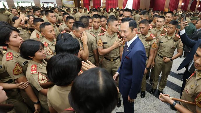 : AHY Ajak Taruna Akmil Dalami Pemikiran Clausewitz dan Sun Tzu untuk Perkuat Strategi Pertahanan.