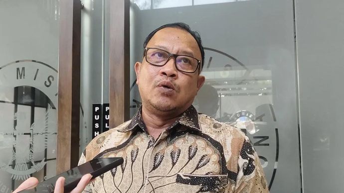 Komisioner Kompolnas Mohammad Choirul Anam memberikan keterangan pers saat ditemui di Gedung Kompolnas, Jakarta Selatan, Selasa, 2 Juni 2026.