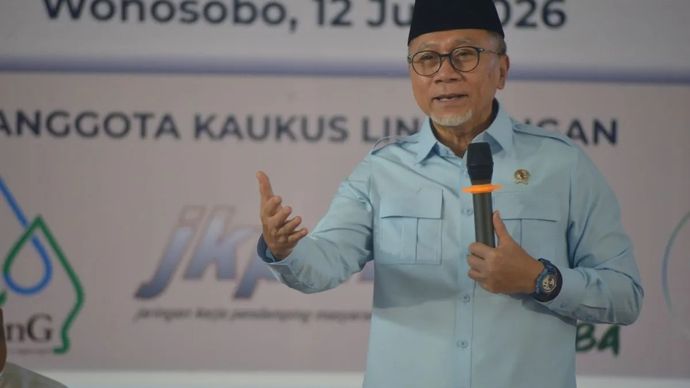 Menteri Koordinator Bidang Pangan Zulkifli Hasan menyampaikan paparan dalam Dialog Masyarakat Sipil untuk Ketahanan Pangan dan Kelestarian Lingkungan di Wonosobo, Jawa Tengah. 