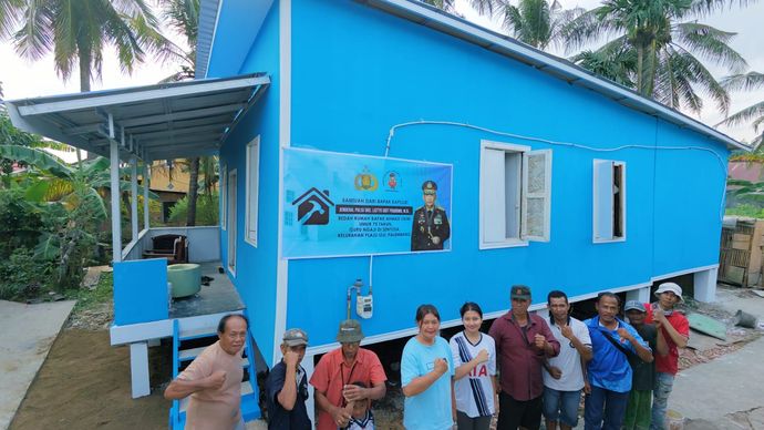Guru Ngaji Asal Pelembang Kini Bisa Tidur Nyanyak dan Nyaman Berkat Bedar Rumah dari Kapolr