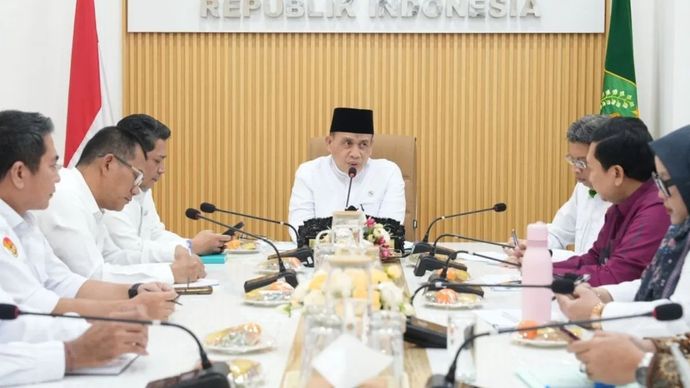 Wakil Menteri Agama Romo Muhammad Syafii memimpin rapat penyusunan materi pencegahan budaya LGBTQ di Jakarta, Selasa, 14 Juli 2026.
