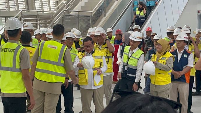 Pramono tinjau progres LRT Velodrome-Manggarai