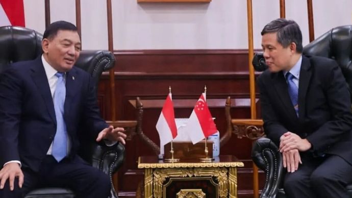 Menteri Pertahanan Sjafrie Sjamsoeddin menerima kunjungan Menteri Pertahanan Singapura H.E. Chan Chun Sing di Kantor Kementerian Pertahanan RI, Jakarta, Selasa, 14 Juli 2026. 
